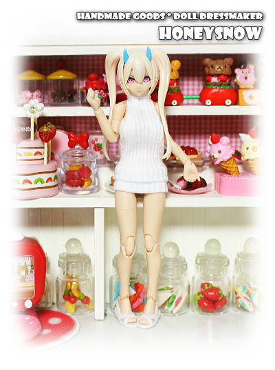 HS008 HoneySnow Backless turtleneck dress (WHITE)